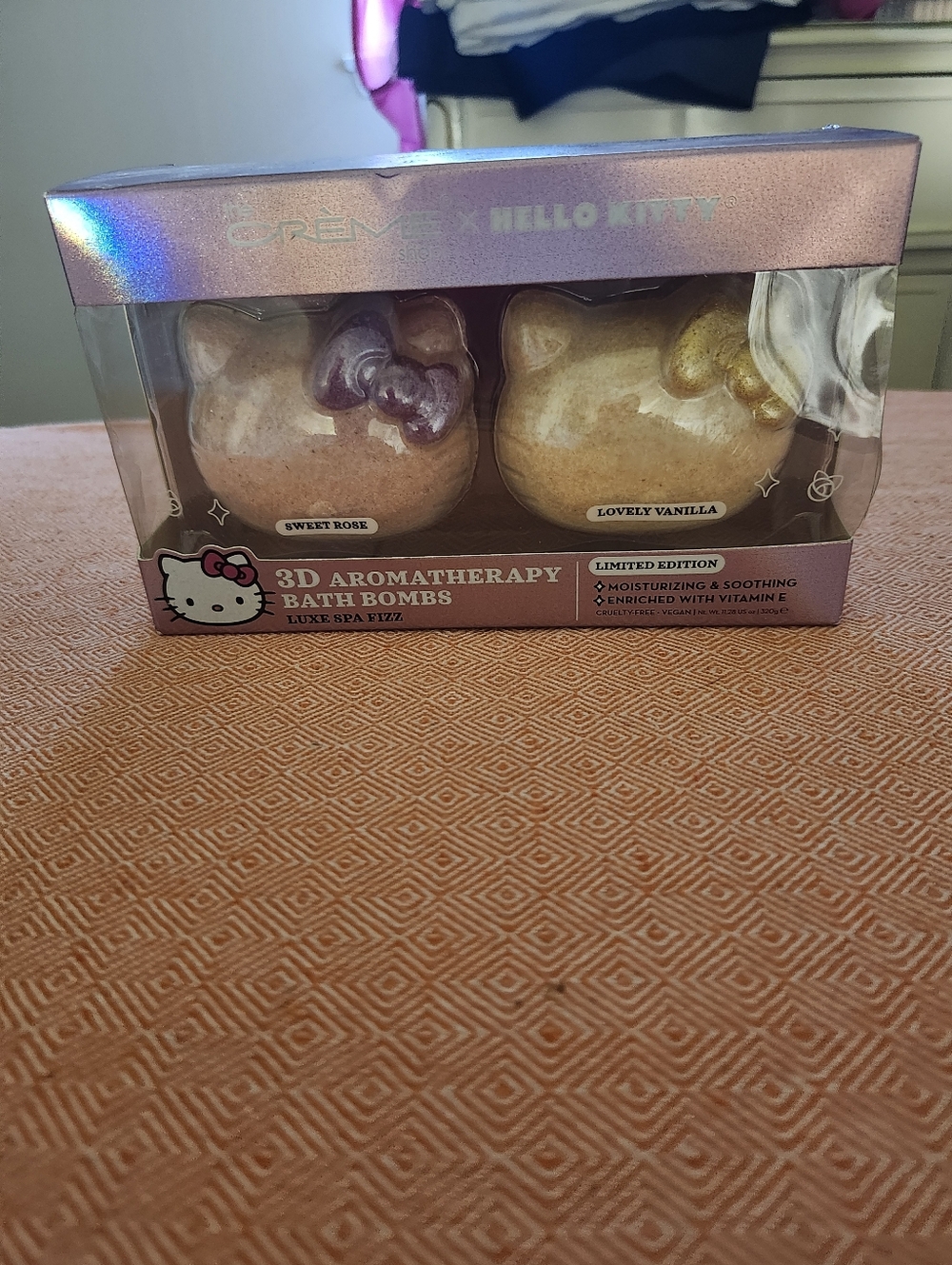 Hello Kitty Bath Bomb Duo - Pink & Gold Shimmer